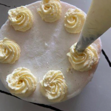 冰淇淋蛋糕怎么做？用冰淇淋粉做蛋糕，口感细腻，清甜可口